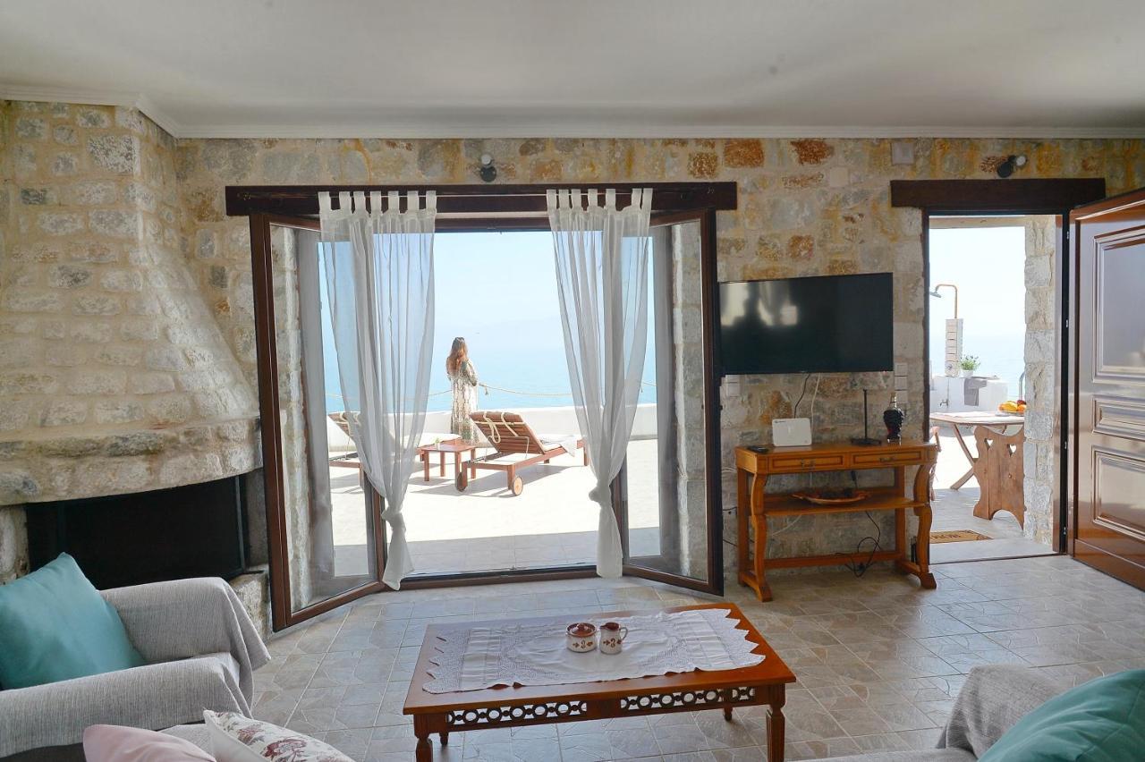 Antorina Beachfront Villas With Private Pools Kamari  Zewnętrze zdjęcie