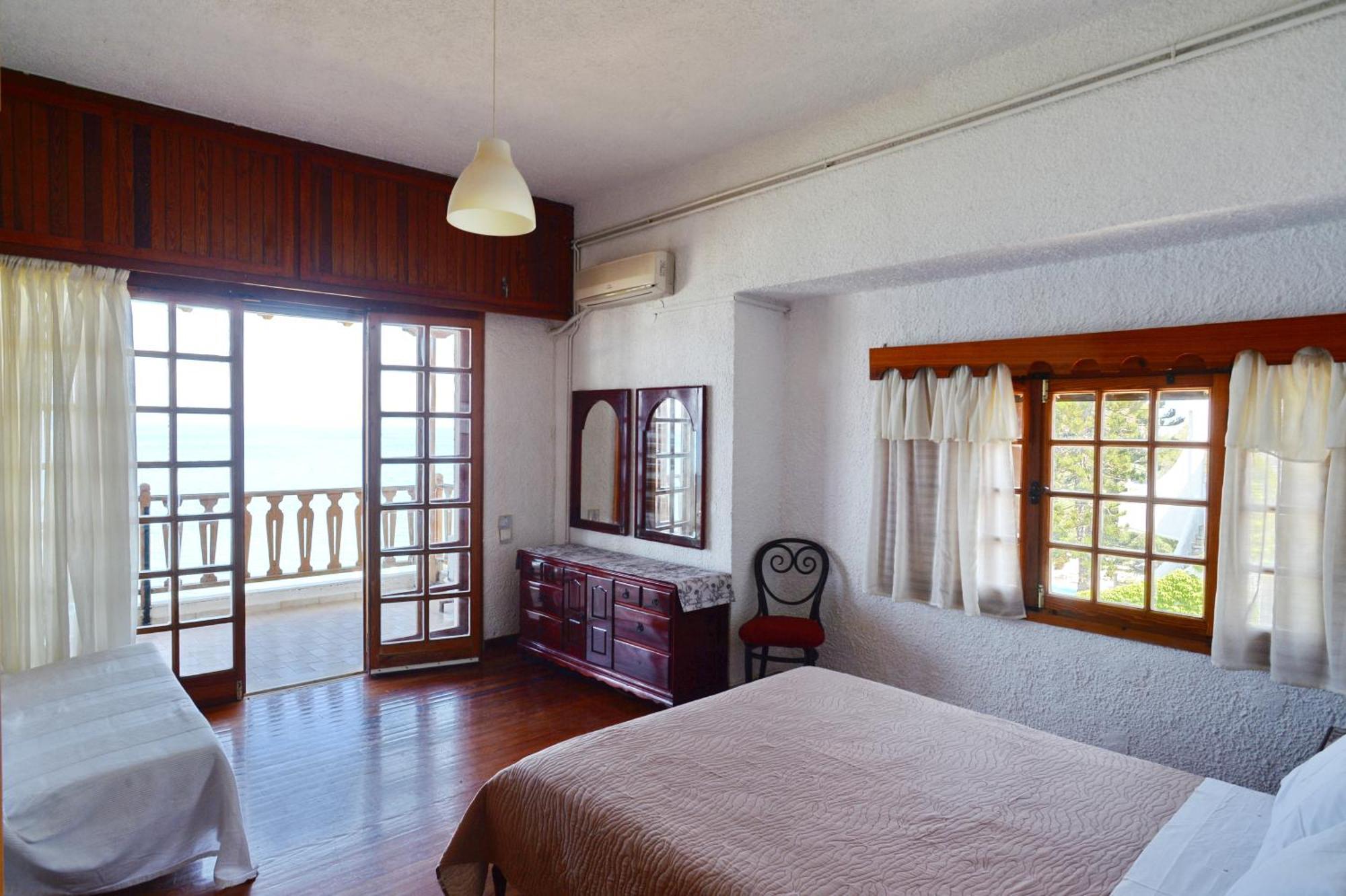 Antorina Beachfront Villas With Private Pools Kamari  Zewnętrze zdjęcie
