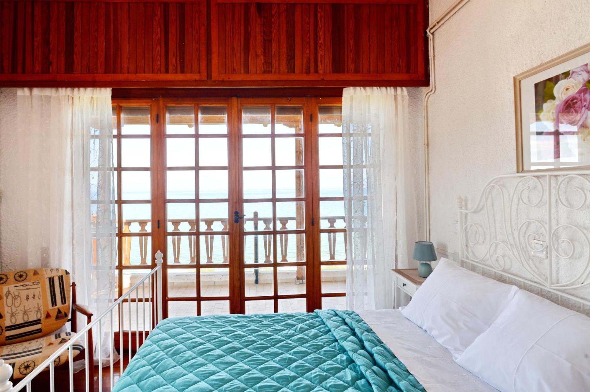 Antorina Beachfront Villas With Private Pools Kamari  Zewnętrze zdjęcie